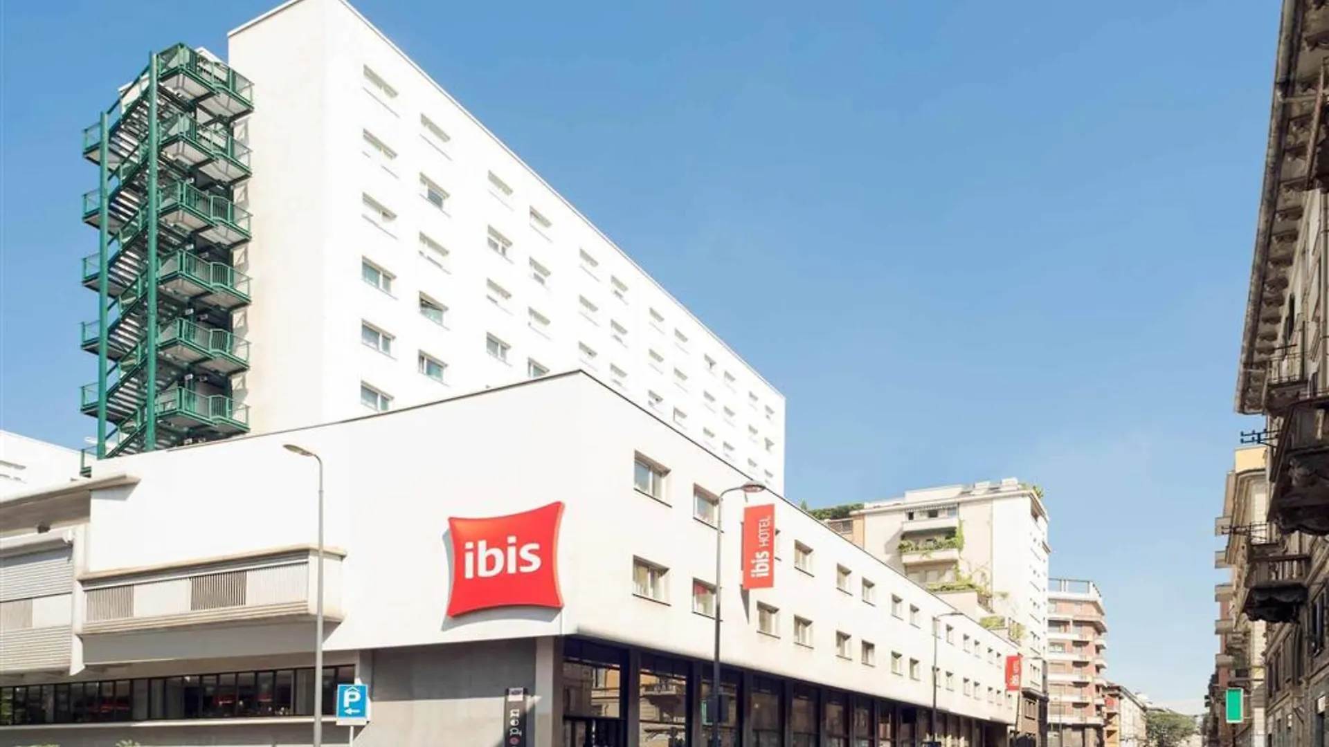 ***  מלון Ibis Milano Centro איטליה