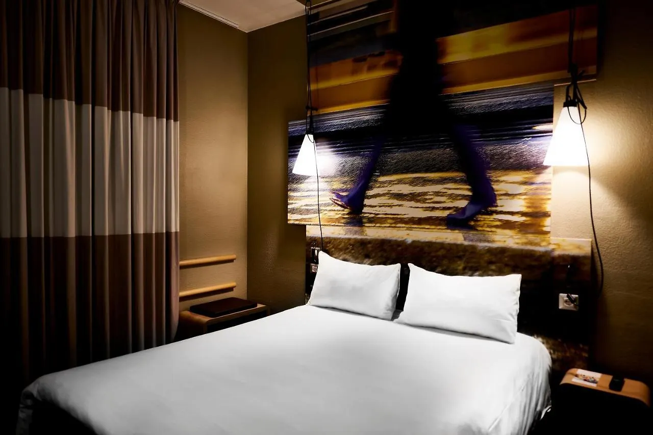 מלון Ibis Milano Centro 3*, מילאנו