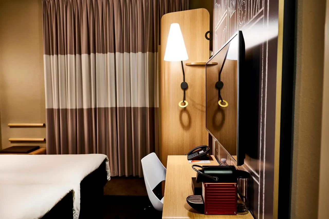 מלון Ibis Milano Centro 3*, מילאנו